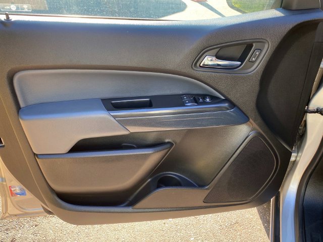 Used 2017 Chevrolet Colorado Z71 AWD/4WD image 11
