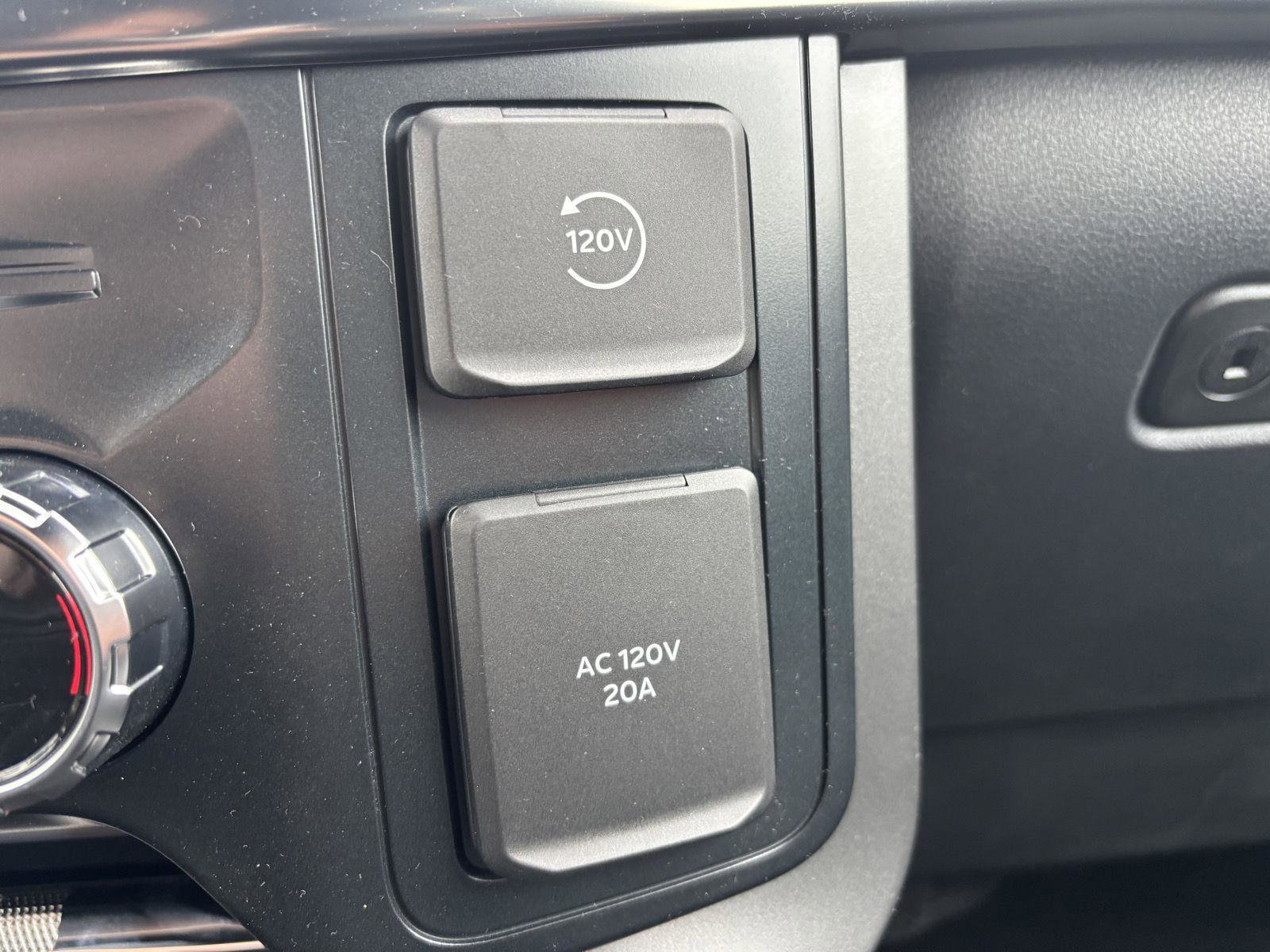 New 2025 Ford F150 Lariat w/ Equipment Group 502A High image 26