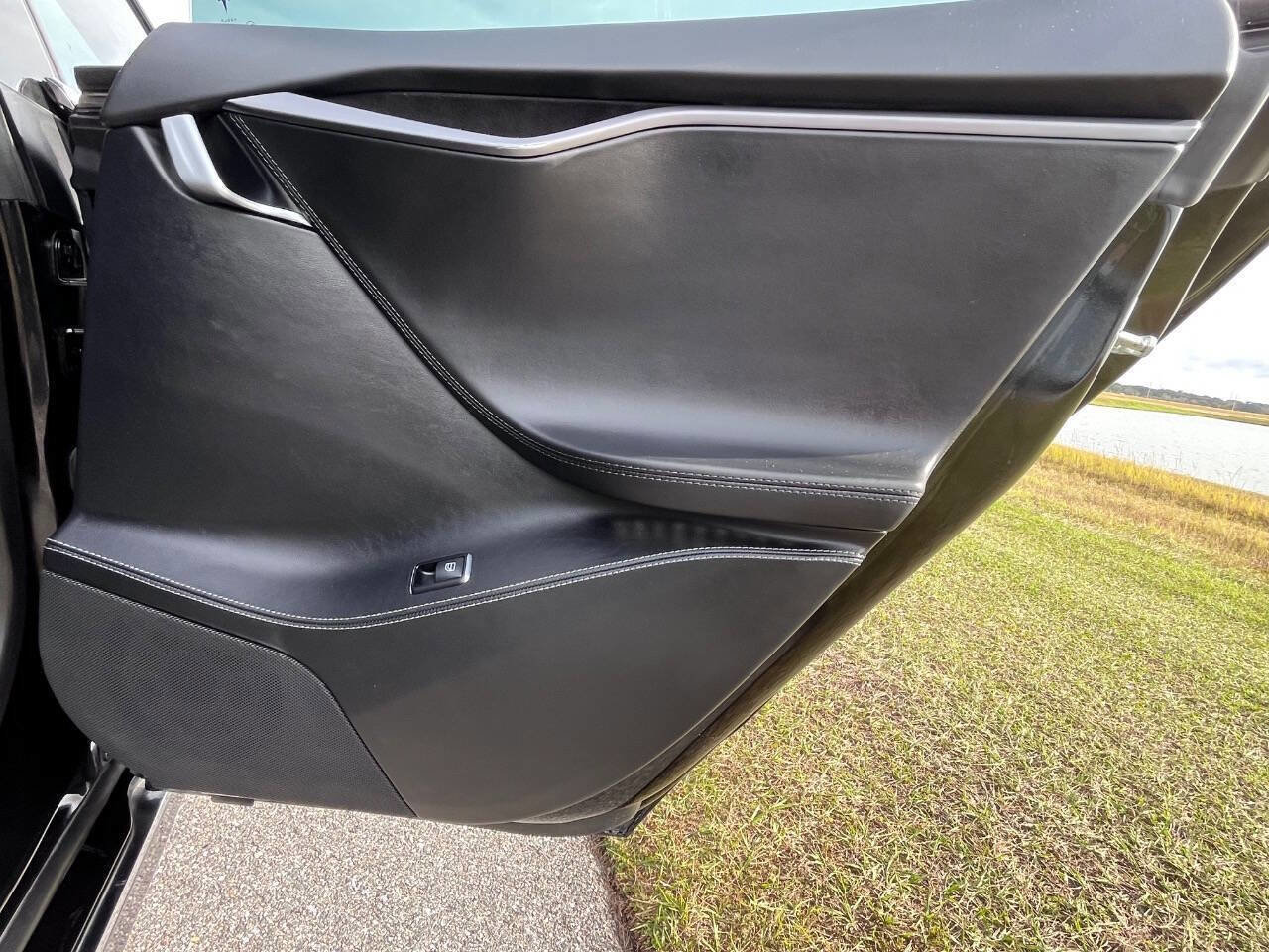 Used 2018 Tesla Model S 100D image 38
