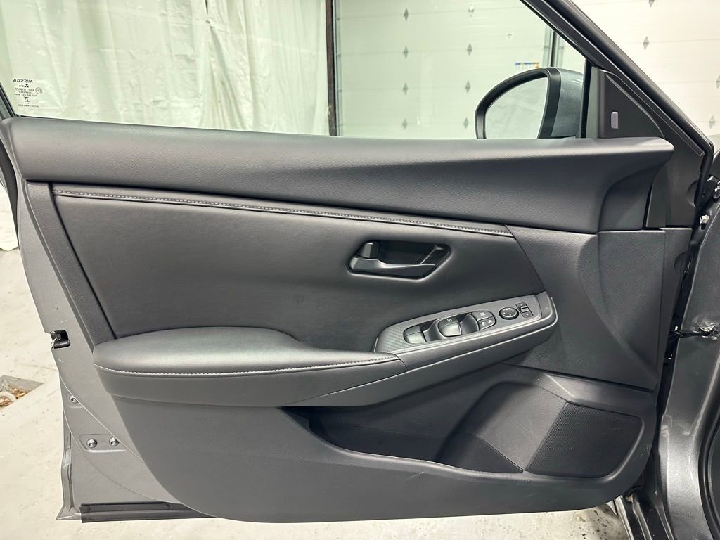 Used 2025 Nissan Sentra S image 8