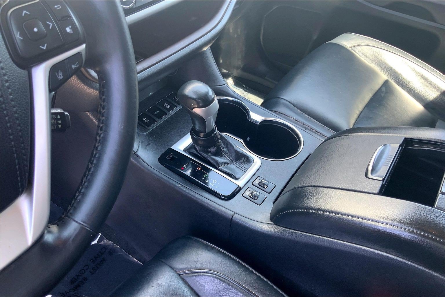 Used 2018 Toyota Highlander XLE AWD/4WD image 22