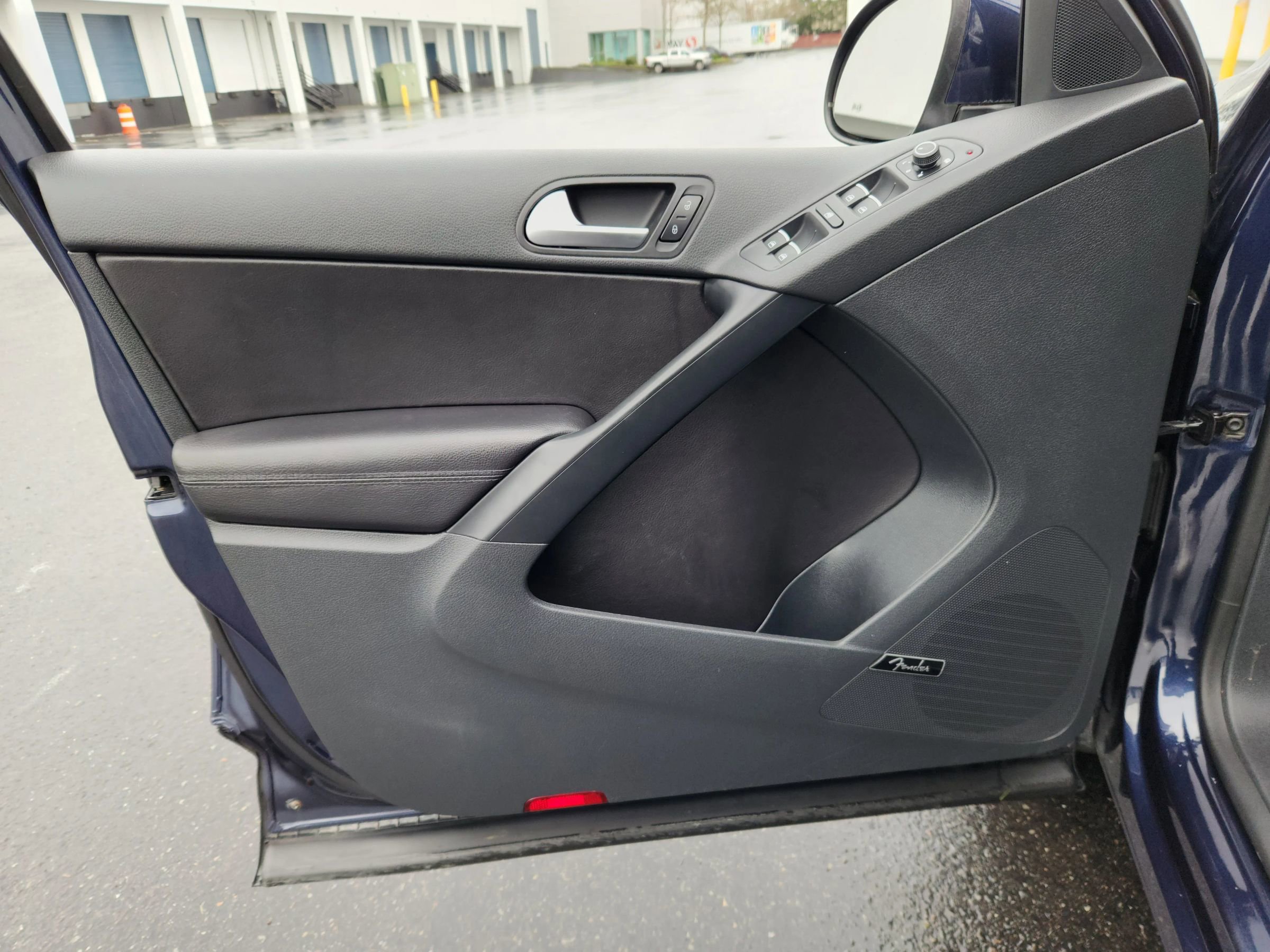 Used 2016 Volkswagen Tiguan SEL image 9