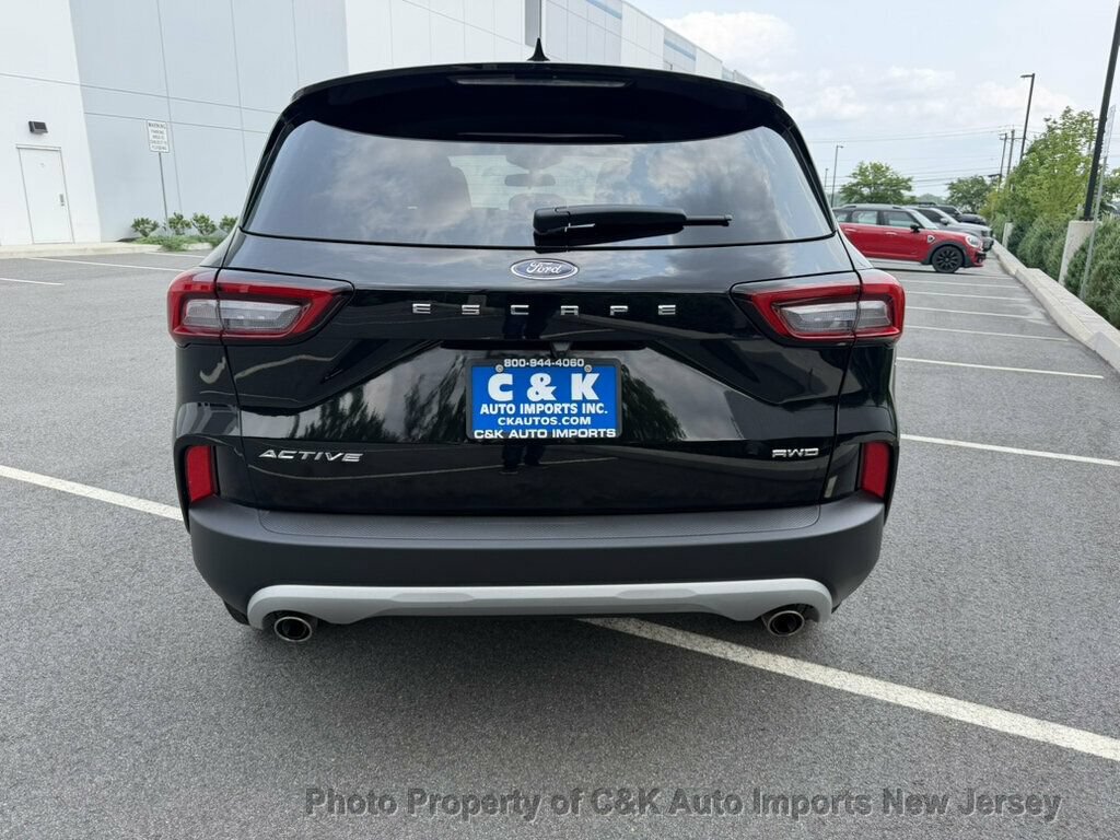 Used 2023 Ford Escape Active AWD/4WD image 4