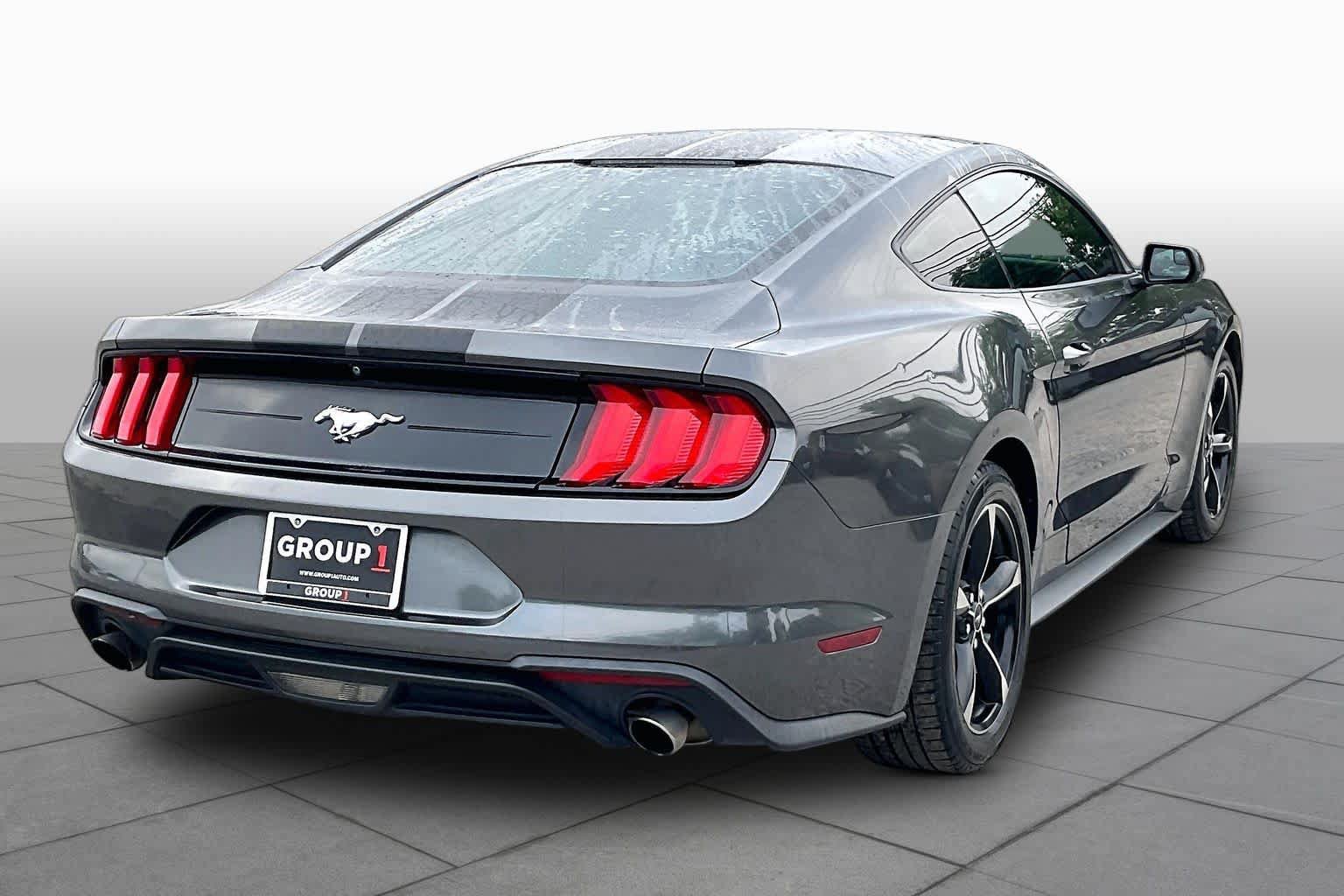 Used 2018 Ford Mustang Coupe RWD image 12