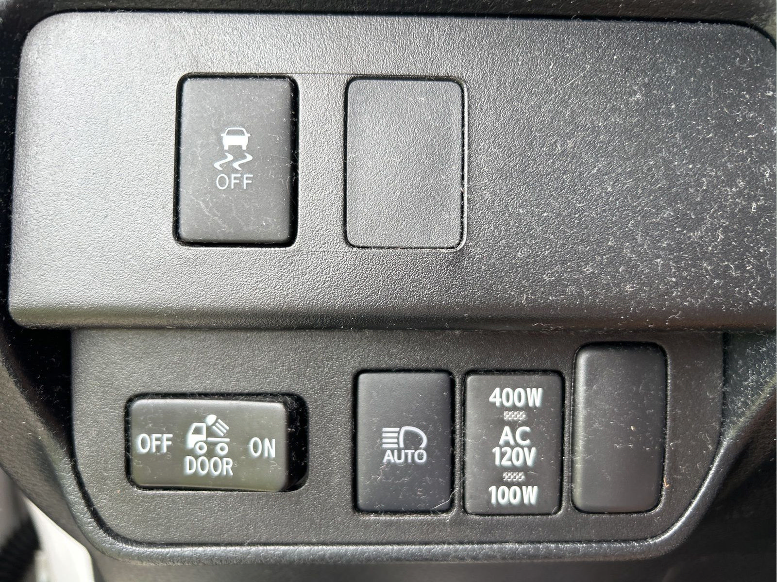 Used 2020 Toyota Tacoma TRD Sport AWD/4WD image 25
