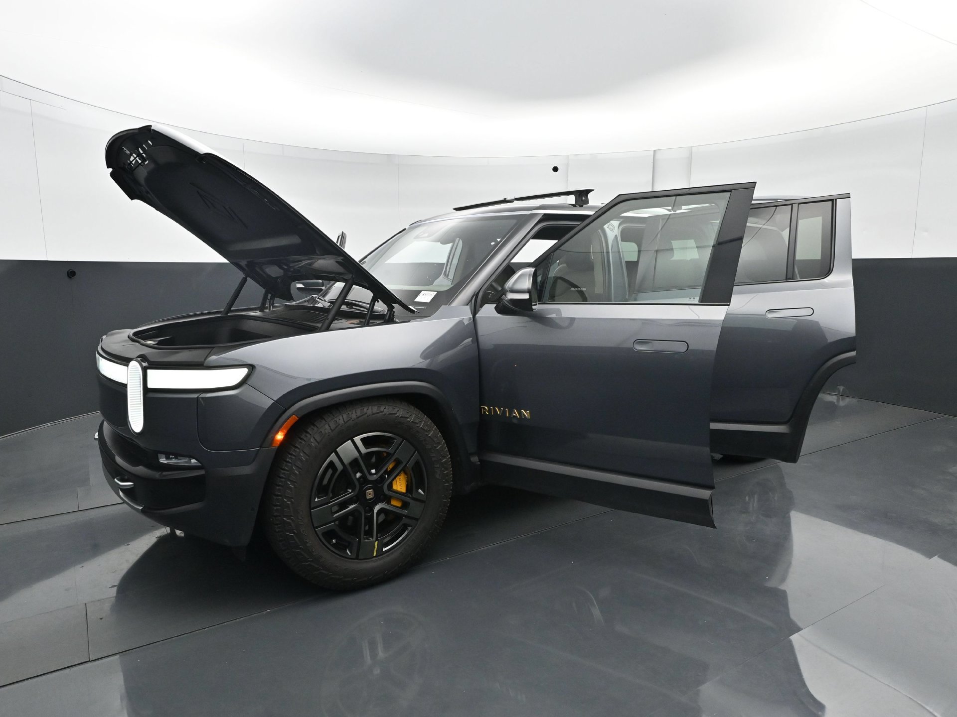 Used 2023 Rivian R1S Adventure Quad AWD/4WD image 31
