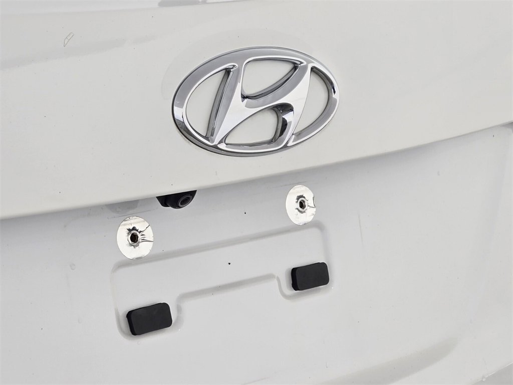 Used 2017 Hyundai Santa Fe Sport image 9