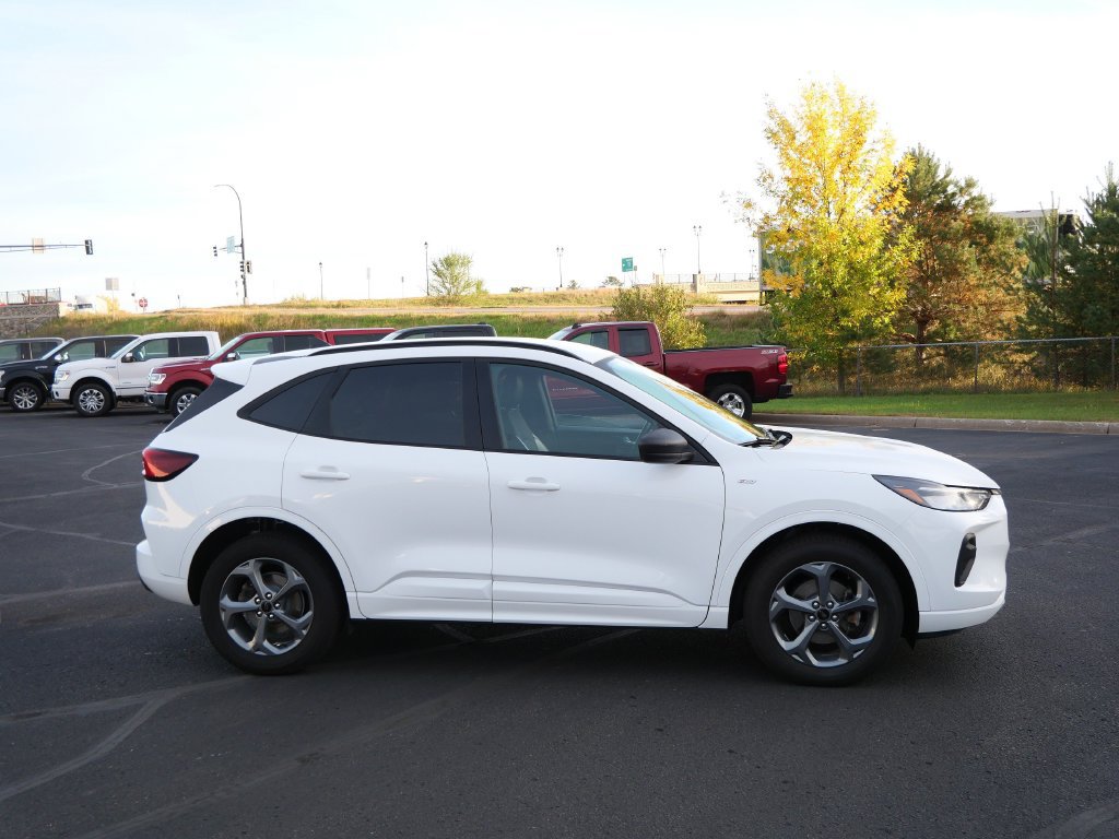 Certified 2023 Ford Escape ST-Line w/ Tech Pack #1 AWD/4WD image 5