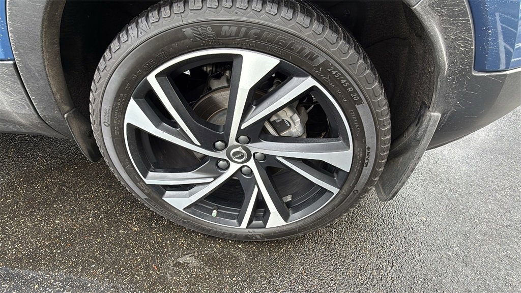 Used 2020 Volvo XC40 T5 R-Design w/ Protection Package Premier image 31