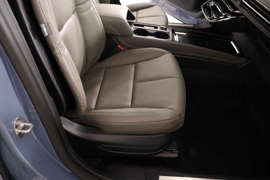 New 2026 Lincoln Corsair Premiere image 14