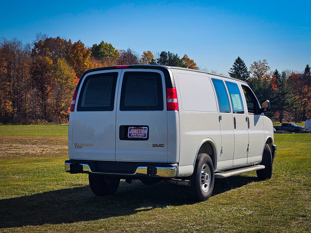 Used 2025 GMC Savana 2500 w/ Driver Convenience Package RWD image 3