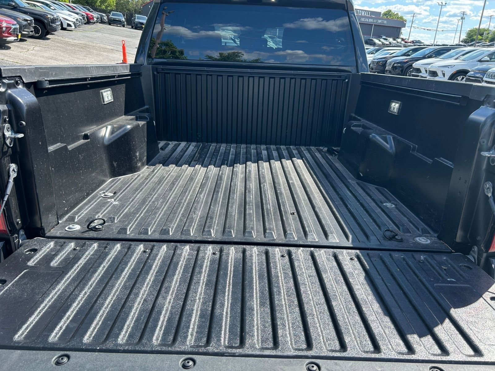 Used 2025 Toyota Tacoma TRD Off-Road AWD/4WD image 25