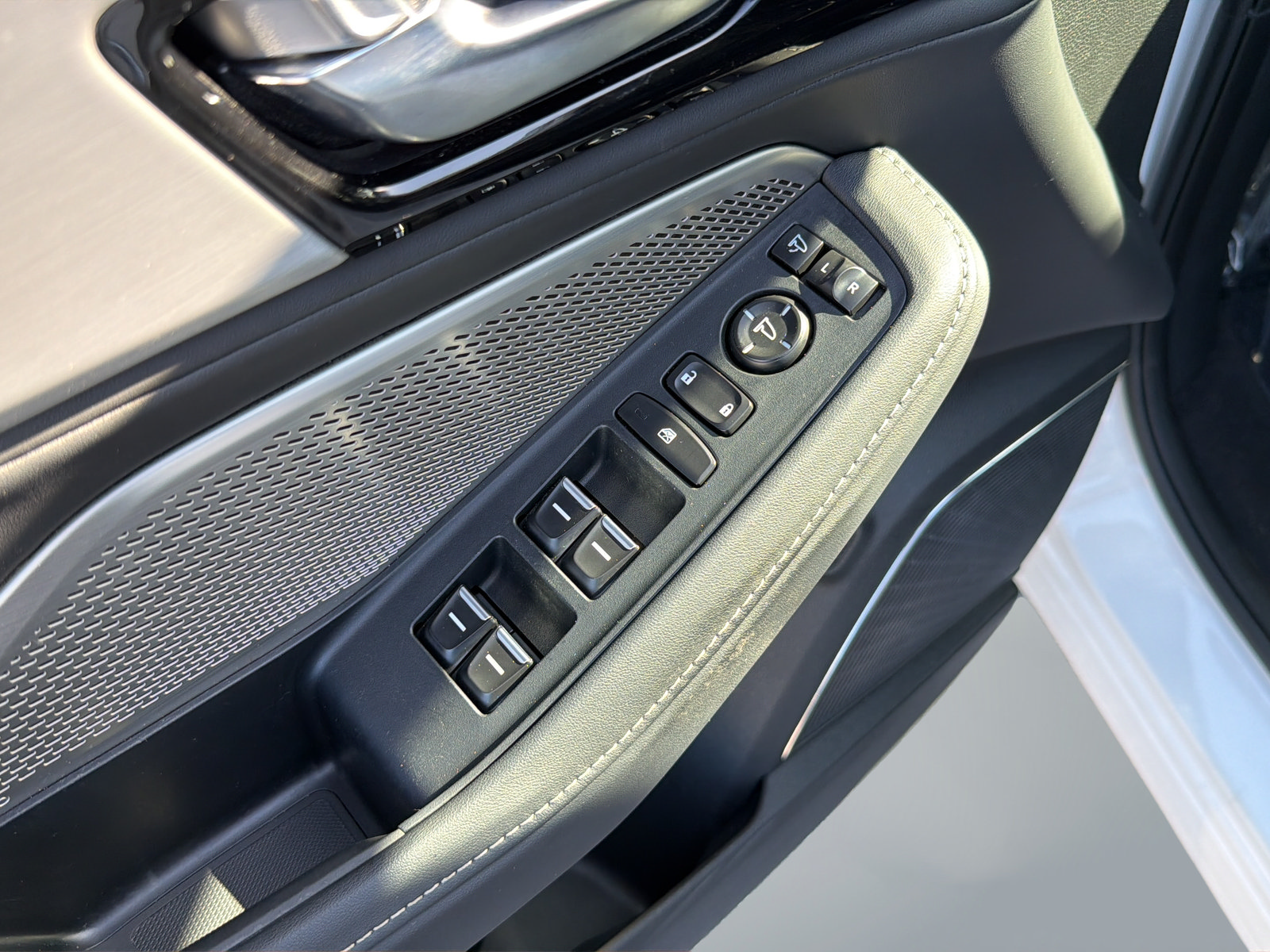 Used 2024 Acura MDX FWD w/ Technology Package image 32