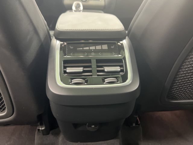 Used 2025 Volvo XC90 B6 Ultra w/ Protection Package Premier AWD/4WD image 16