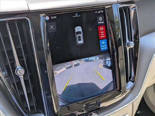 Used 2023 Volvo XC60 B5 Core image 14