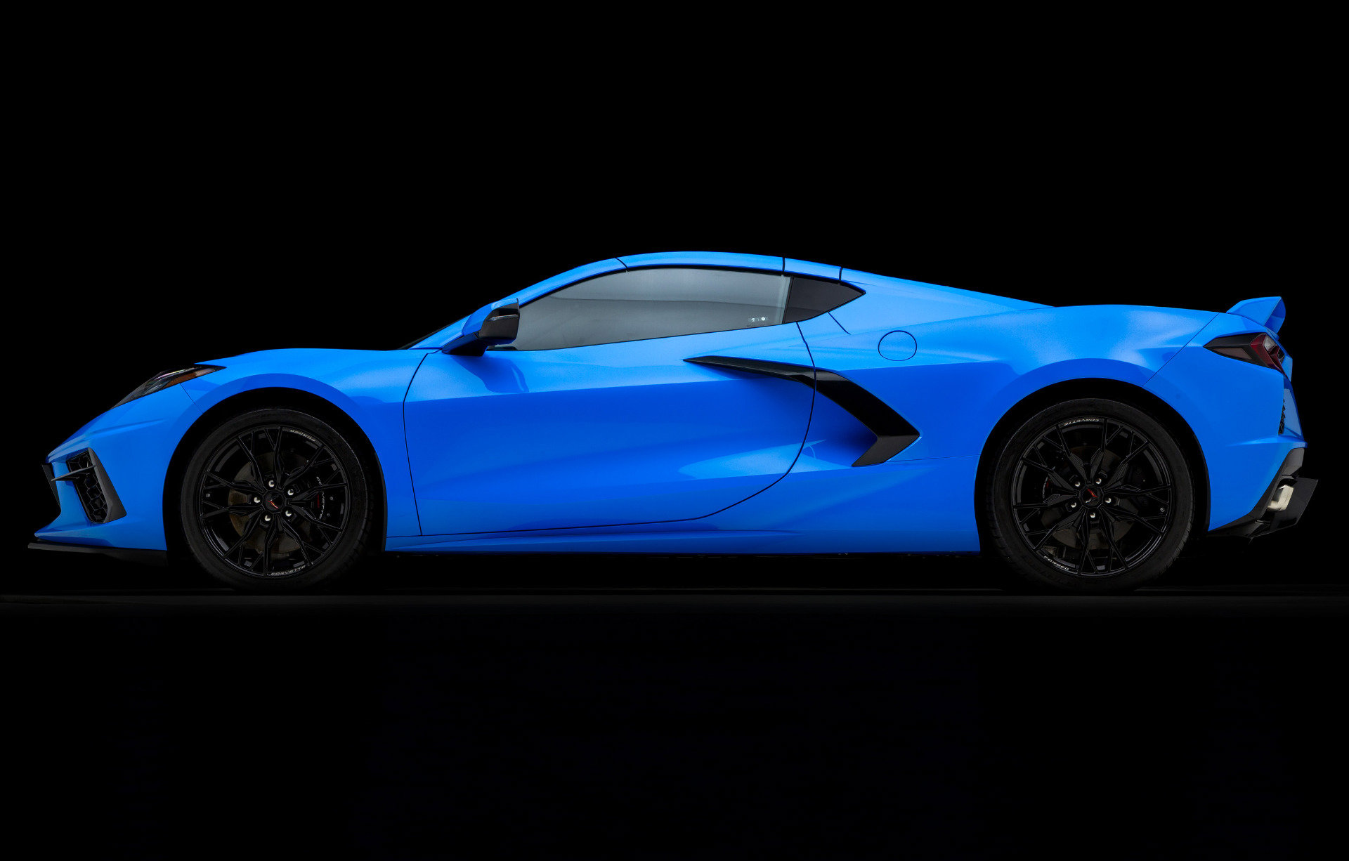 Used 2023 Chevrolet Corvette Stingray Coupe w/ Z51 Performance Package RWD image 10