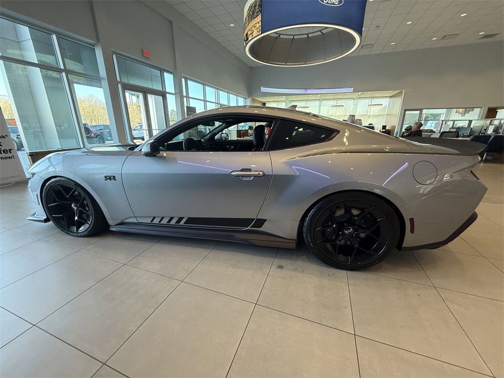 Used 2025 Ford Mustang GT Premium w/ GT Performance Package image 4