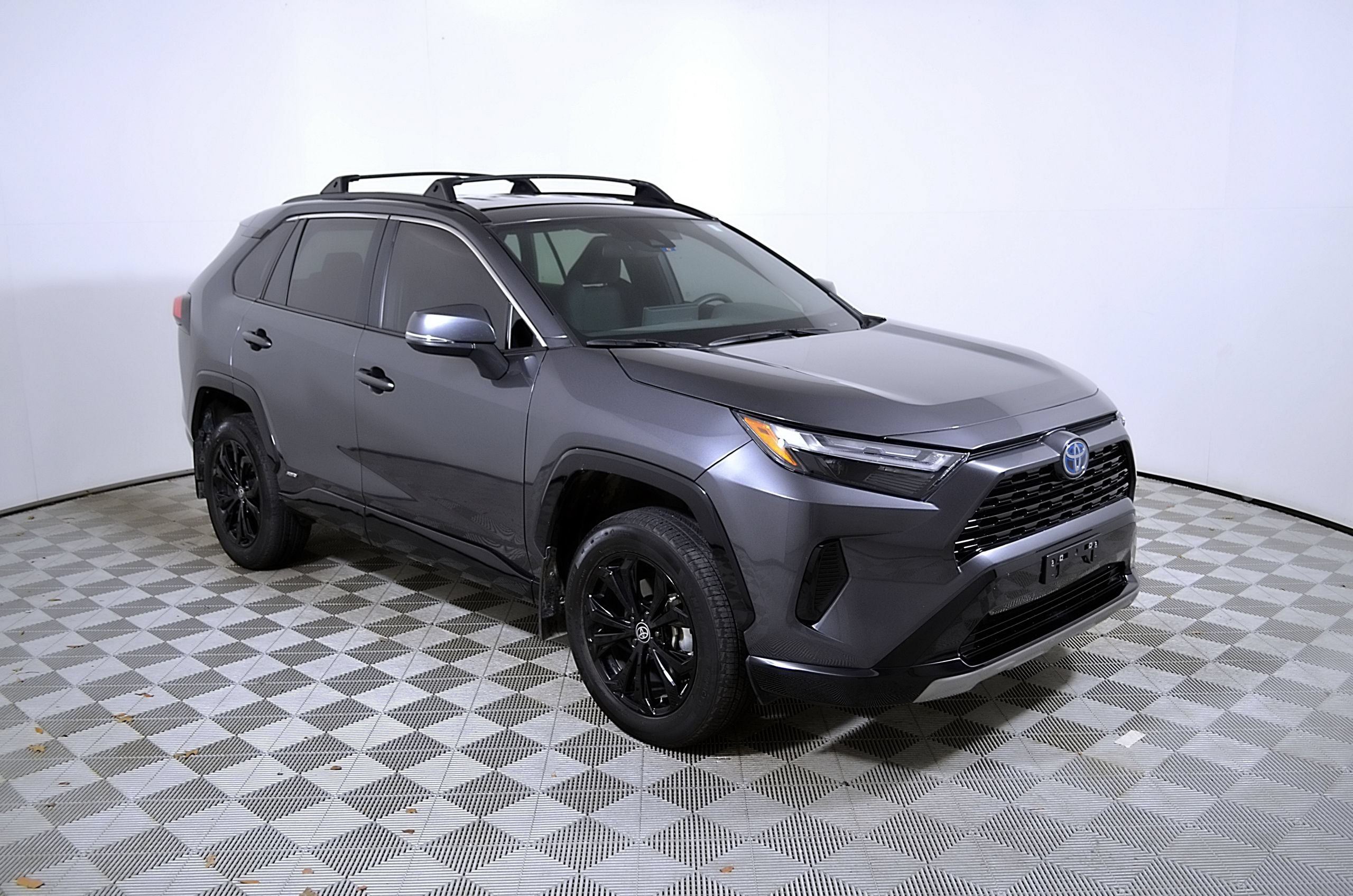 Used 2024 Toyota RAV4 SE AWD/4WD image 6