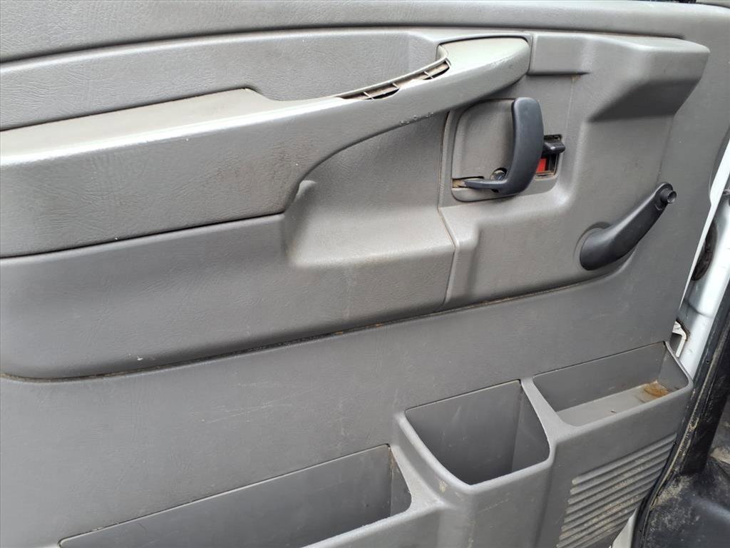 Used 2013 Chevrolet Express 3500 Extended image 6