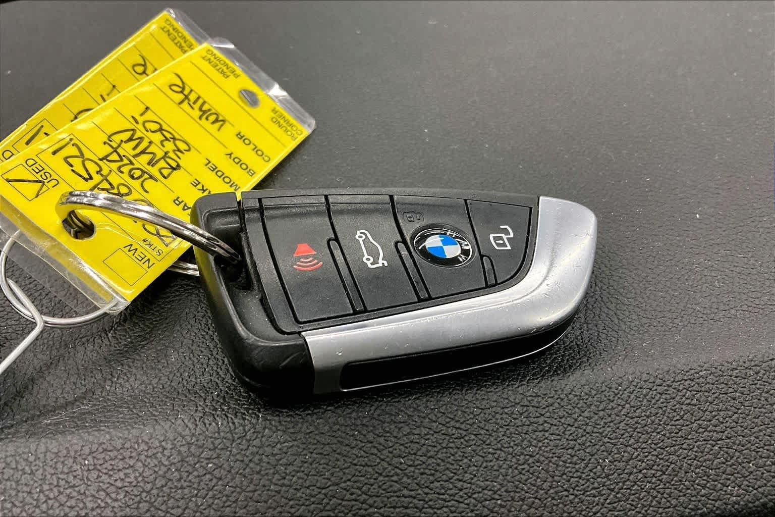 Used 2024 BMW 330i Sedan w/ Convenience Package RWD image 14
