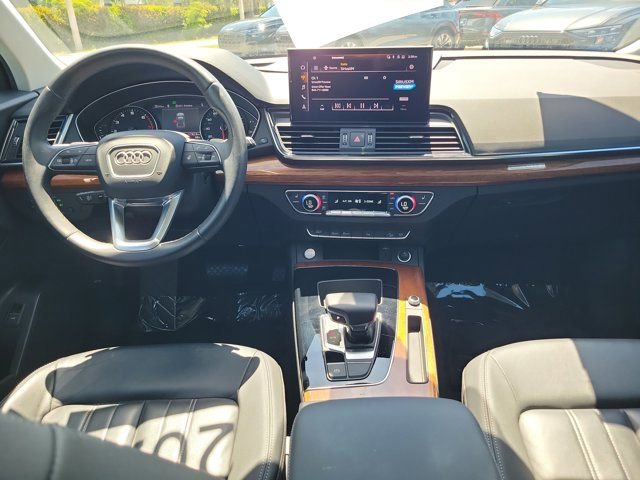 Certified 2023 Audi Q5 Premium AWD/4WD image 2