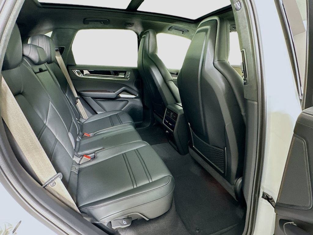 New 2026 Porsche Cayenne Turbo AWD/4WD image 29
