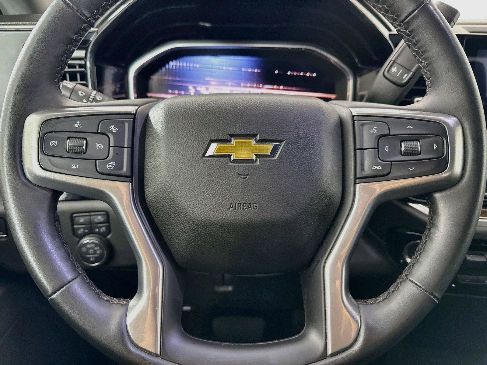 Used 2025 Chevrolet Silverado 3500 LT w/ Safety Package AWD/4WD image 17