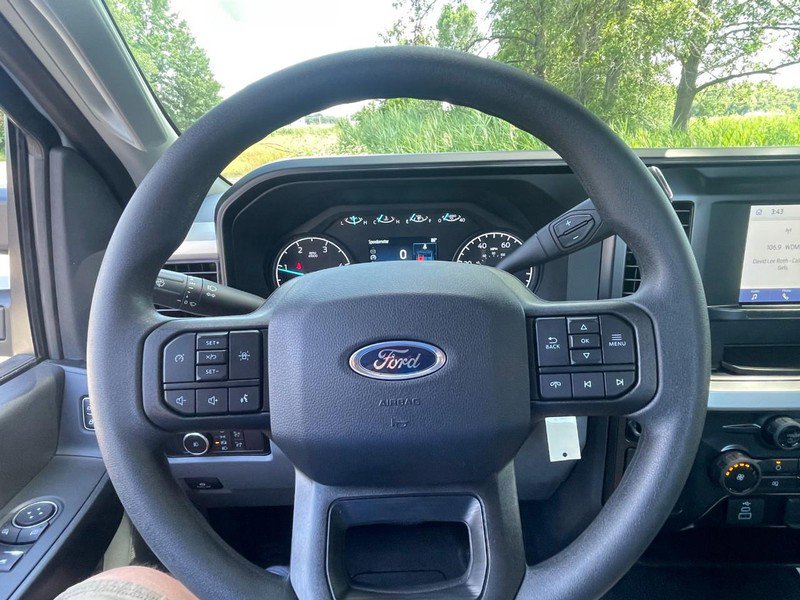 Used 2025 Ford F550 2WD Regular Cab Super Duty image 25