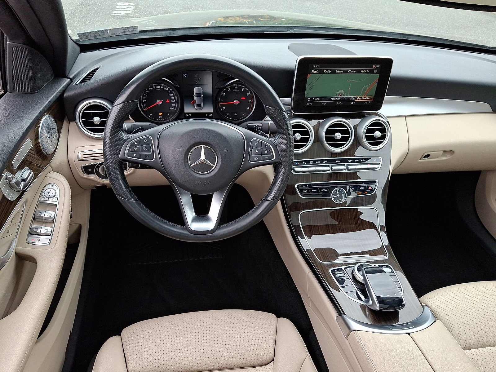 Used 2018 Mercedes-Benz C 300 4MATIC Sedan image 11