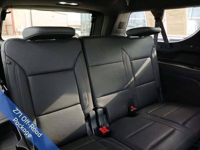 Used 2023 Chevrolet Suburban Z71 w/ Luxury Package image 13
