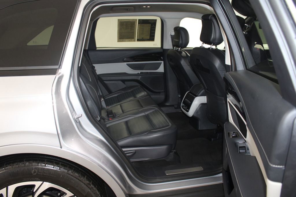 Used 2024 Lincoln Nautilus Reserve image 34