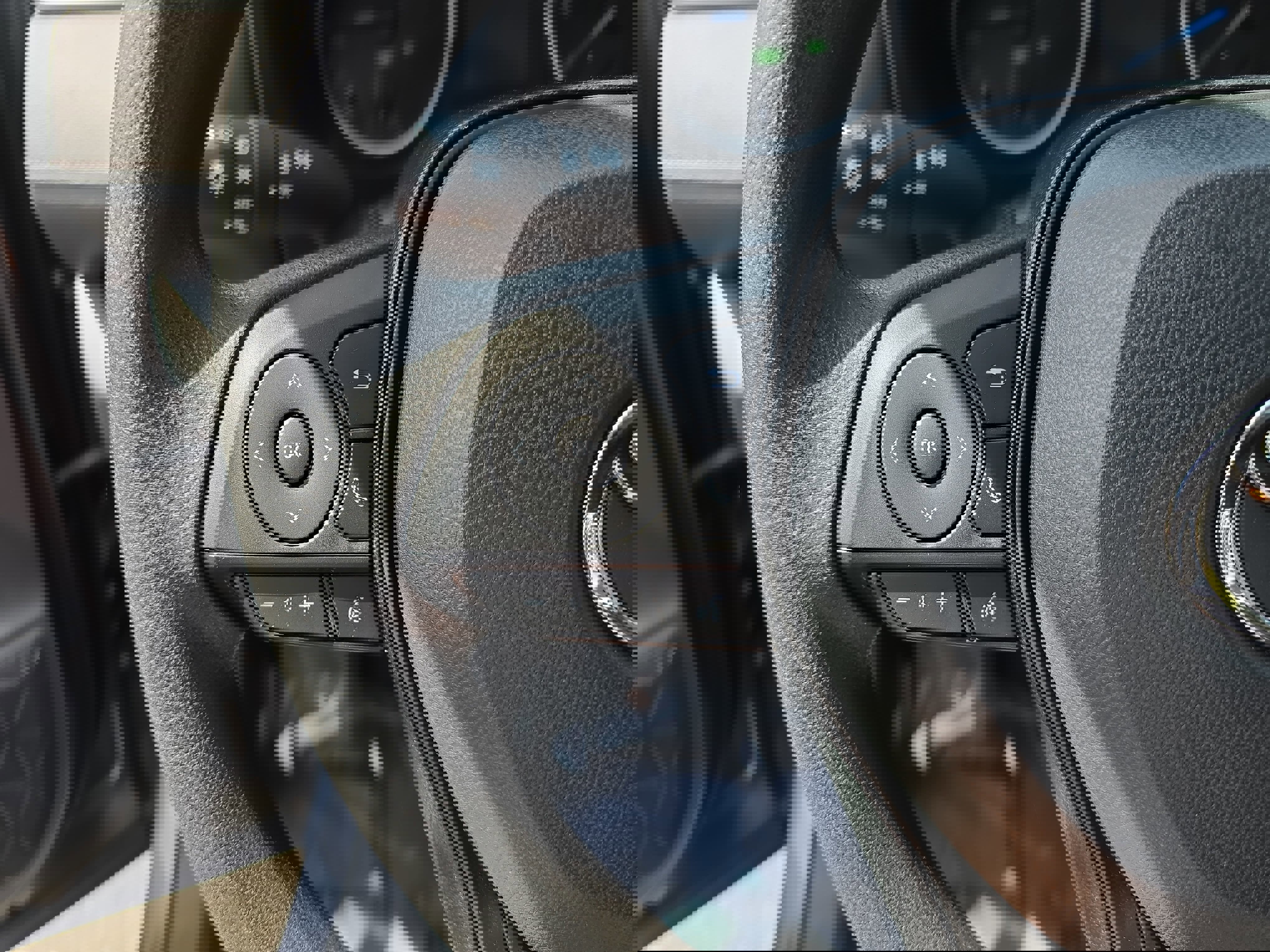 Used 2021 Toyota RAV4 XLE w/ Convenience Package image 18