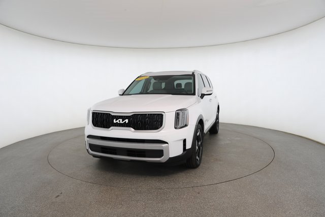 Used 2023 Kia Telluride EX w/ EX Captain's Chair Package image 32