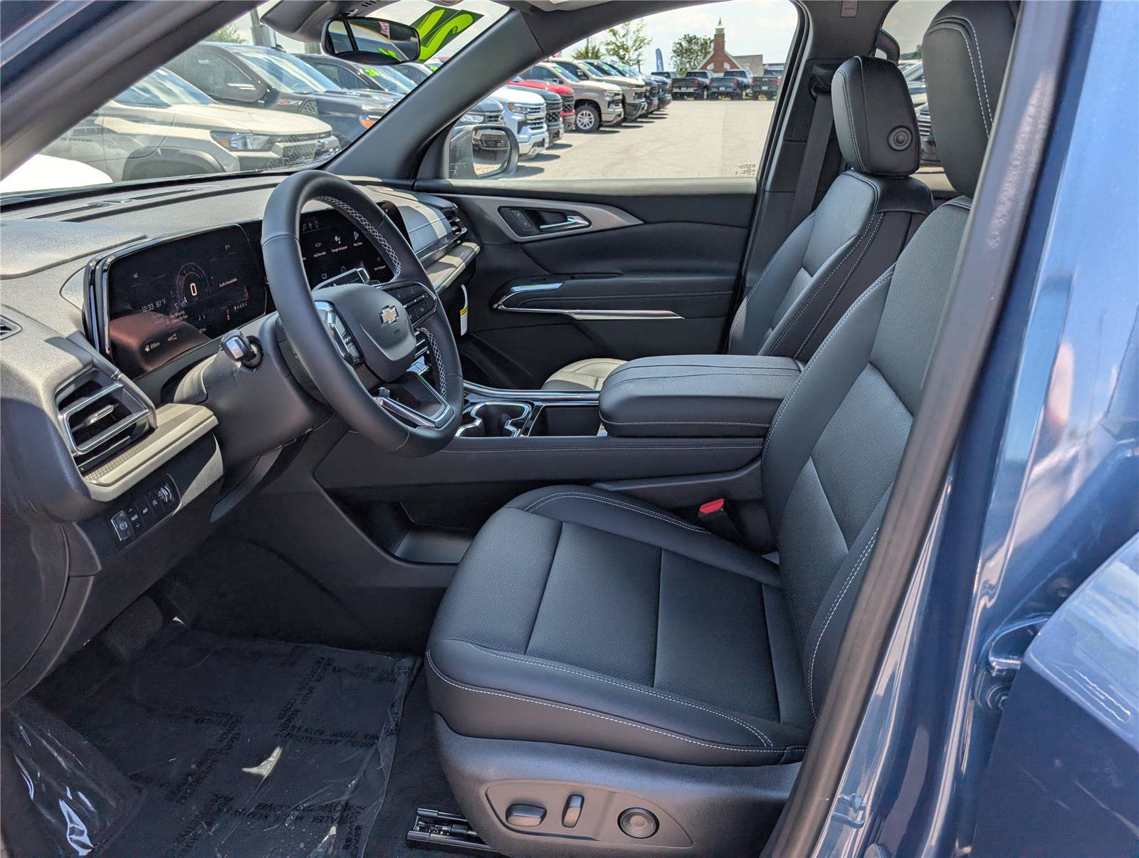 New 2026 Chevrolet Traverse LT AWD/4WD image 12