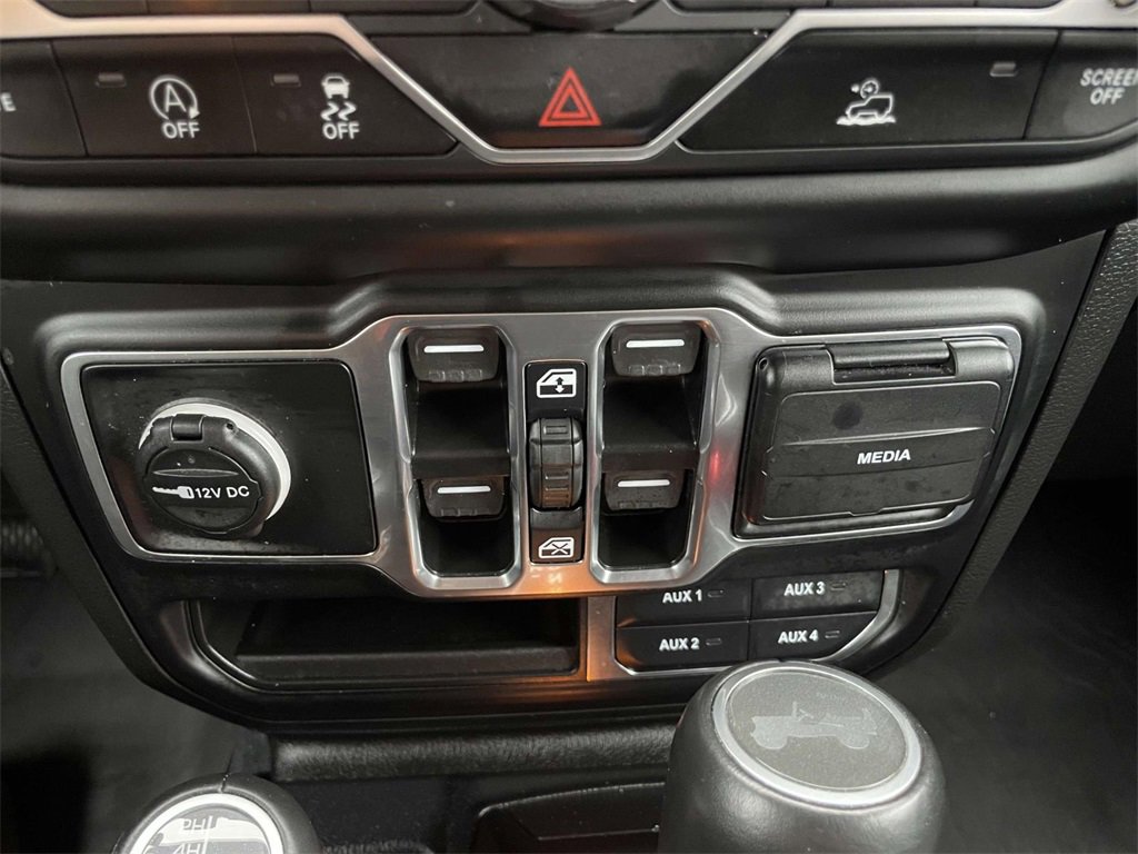 Used 2023 Jeep Wrangler Sahara image 29