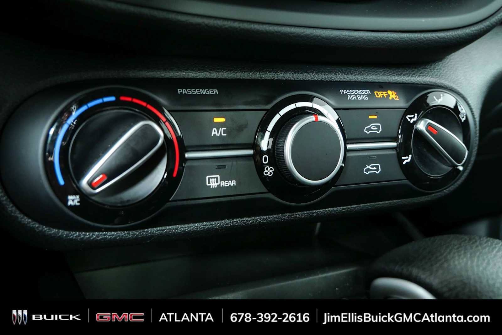 Used 2025 Kia Soul LX FWD image 14