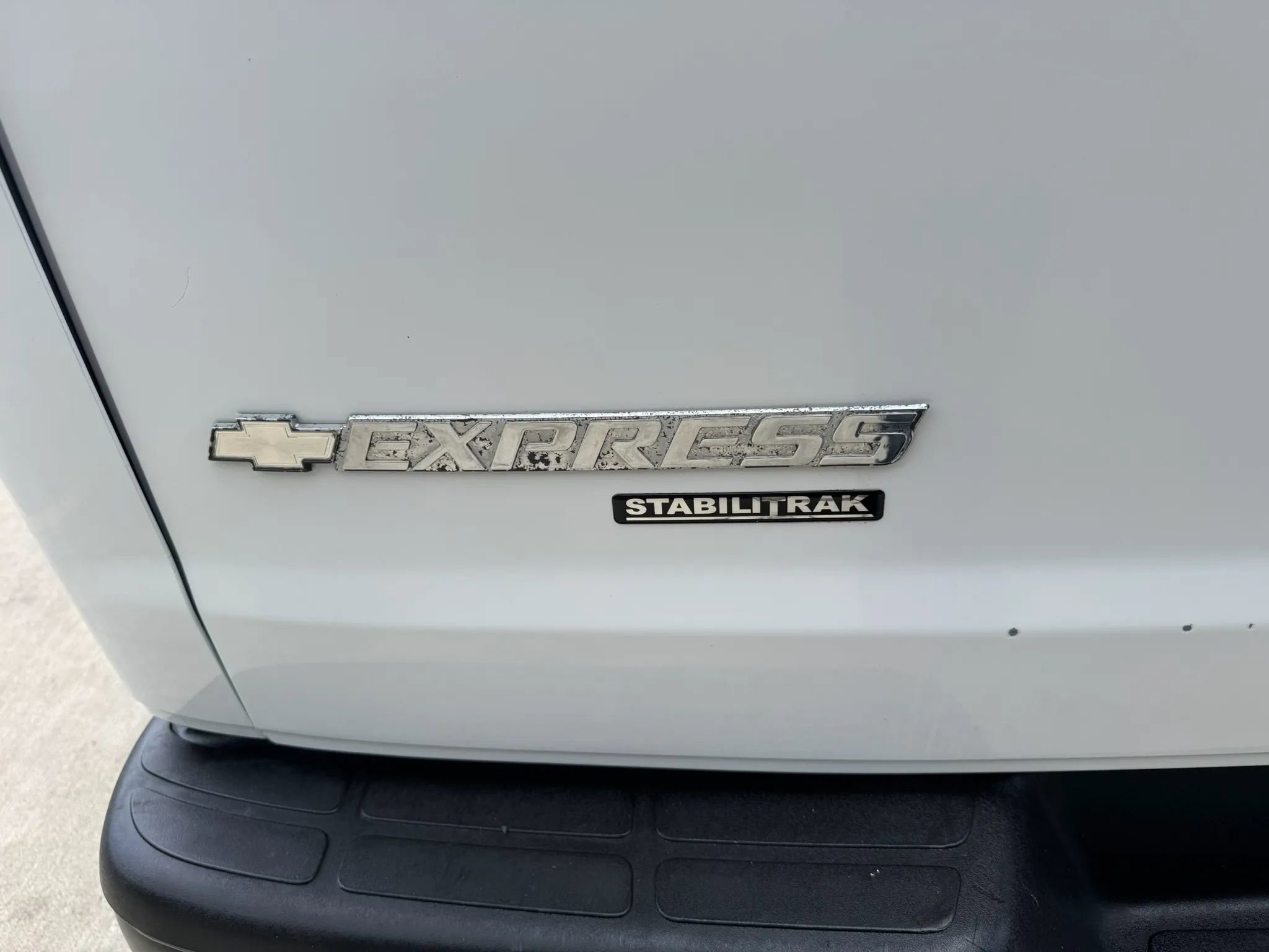 Used 2016 Chevrolet Express 3500 Extended image 8