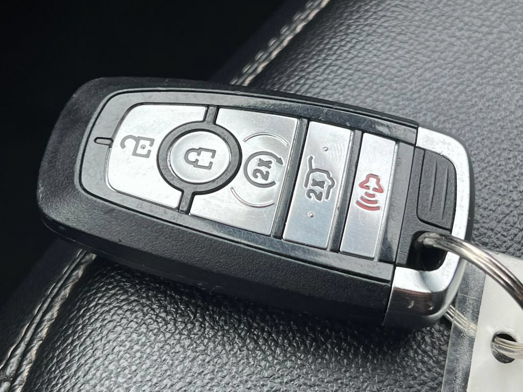Used 2023 Ford Explorer Limited w/ Equipment Group 301A AWD/4WD image 37