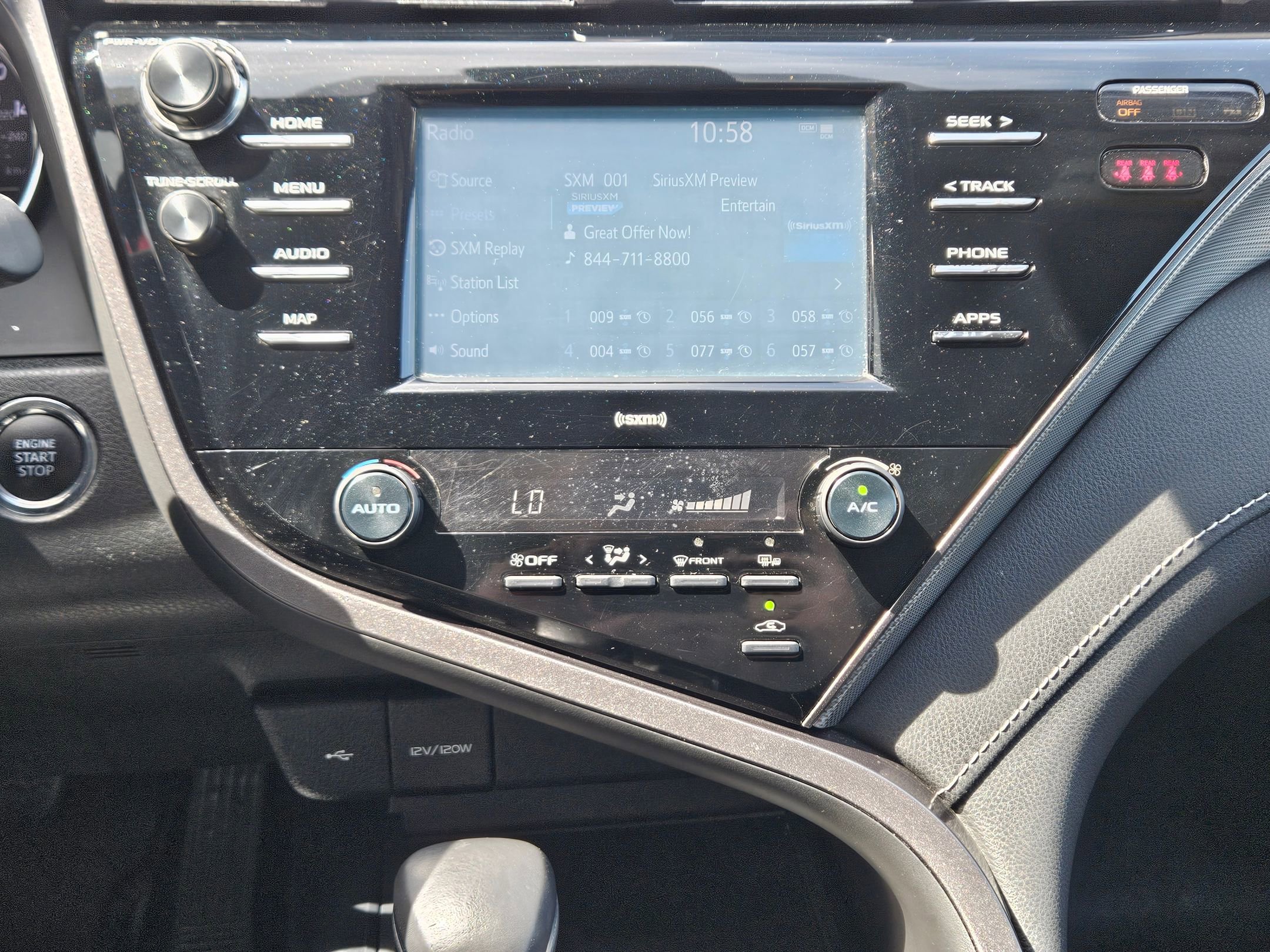 Used 2020 Toyota Camry SE w/ Convenience Package image 13