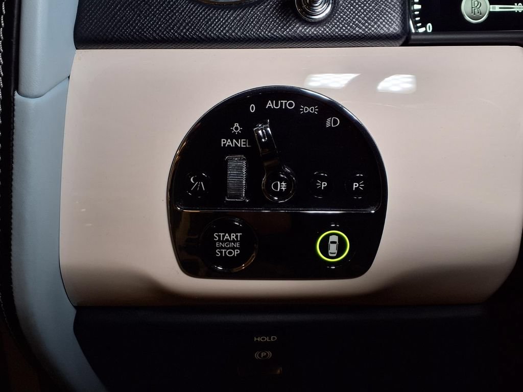 Used 2023 Rolls-Royce Cullinan AWD/4WD image 12