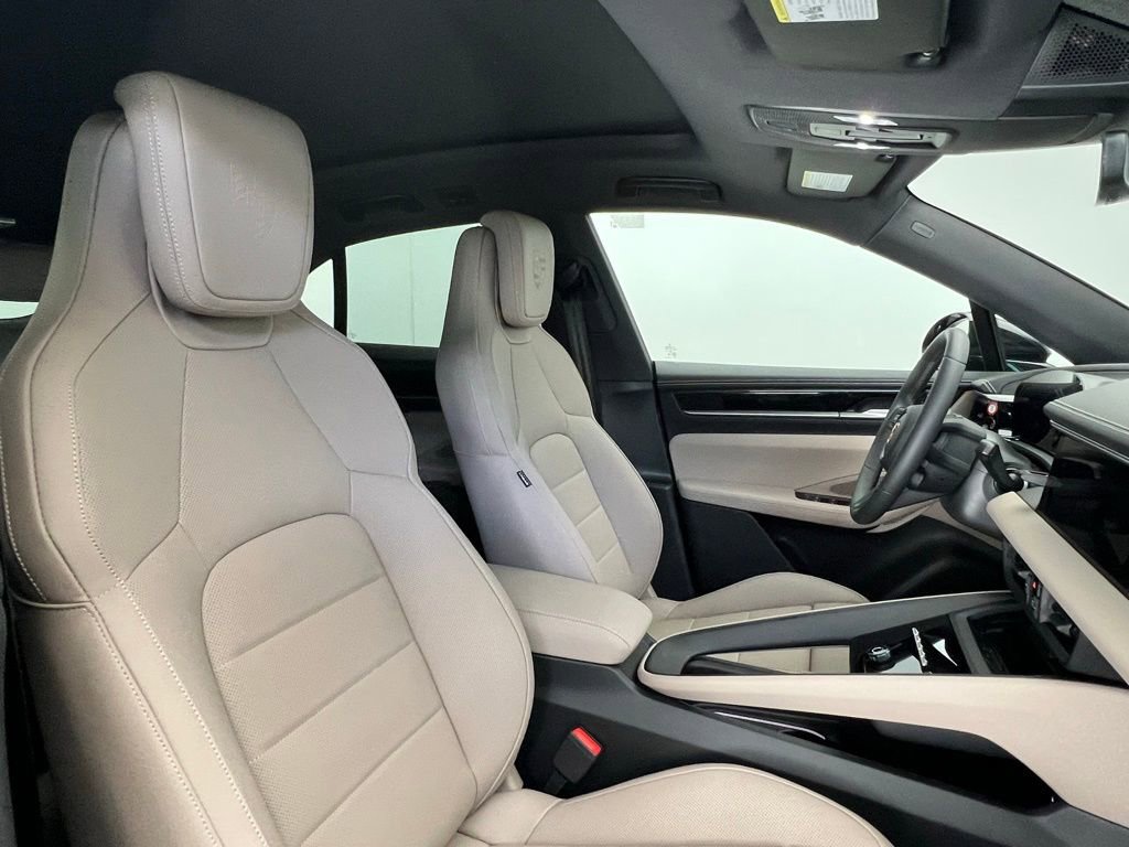 New 2025 Porsche Macan 4 Electric image 18