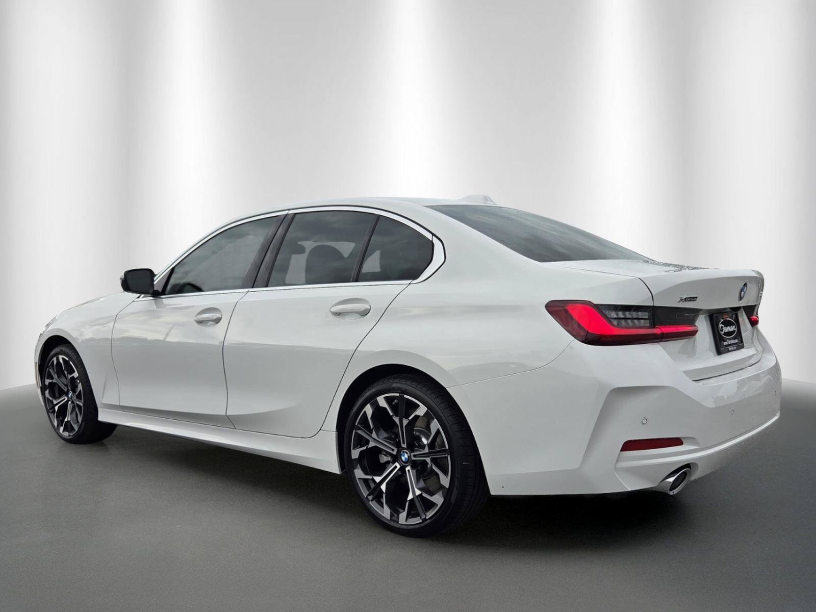 New 2026 BMW 330i xDrive Sedan w/ Premium Package AWD/4WD image 5