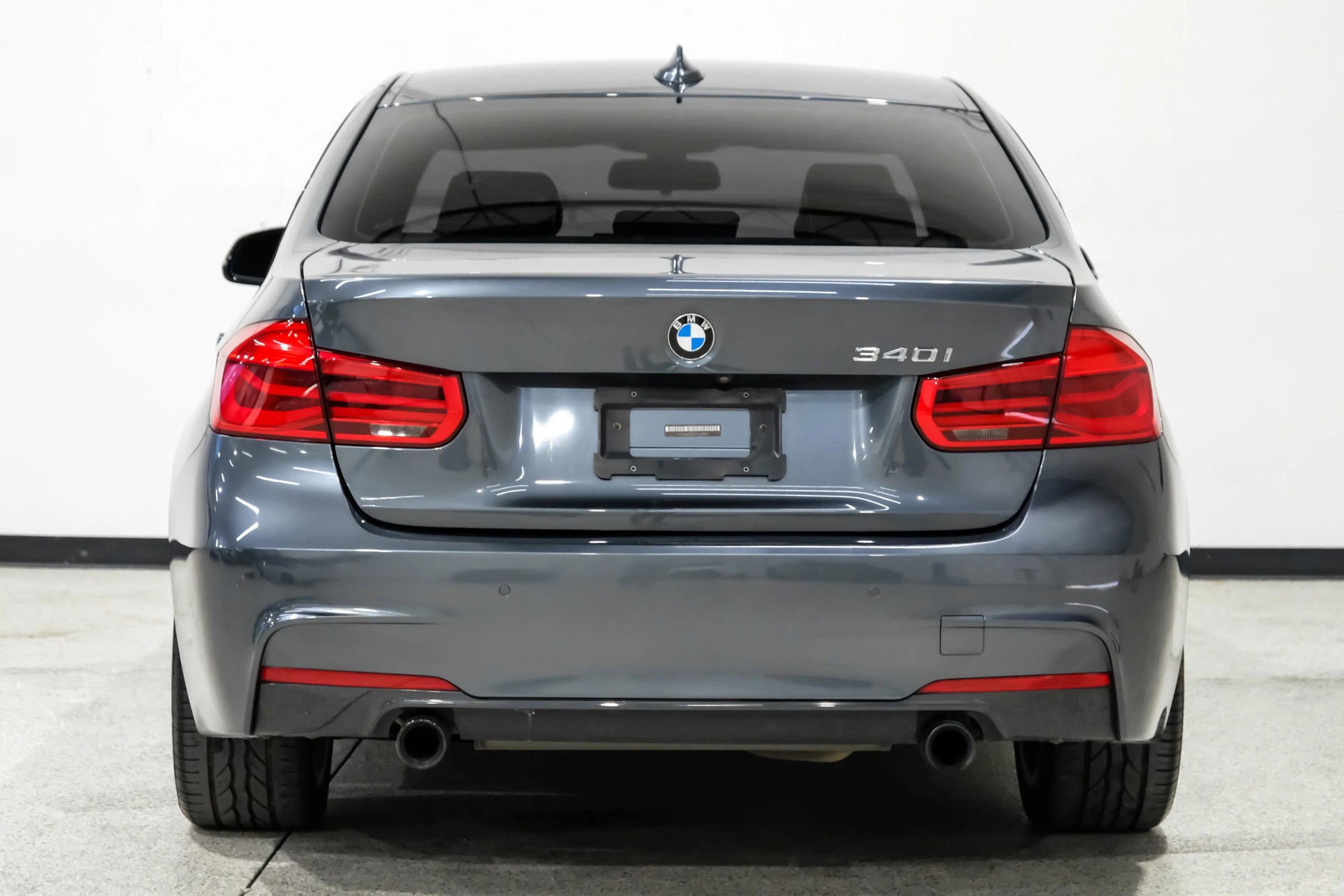 Used 2018 BMW 340i Sedan RWD image 7