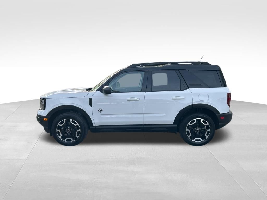 Used 2023 Ford Bronco Sport Outer Banks w/ Tech Package AWD/4WD image 2