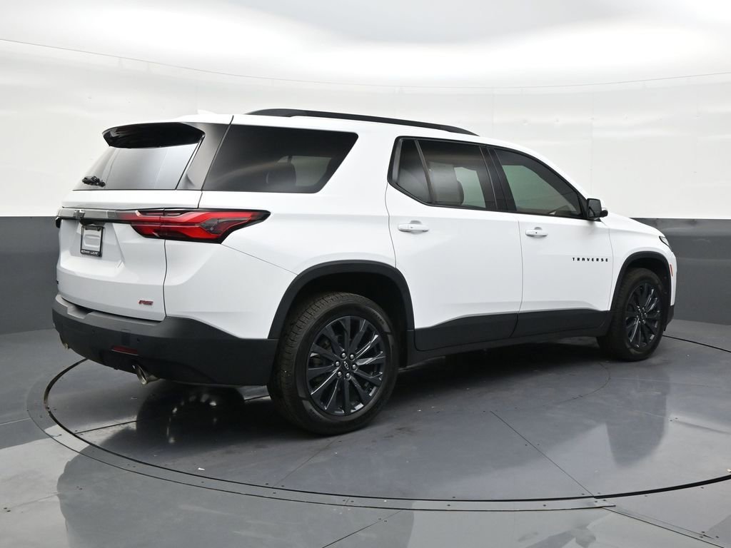 Used 2022 Chevrolet Traverse RS FWD image 5