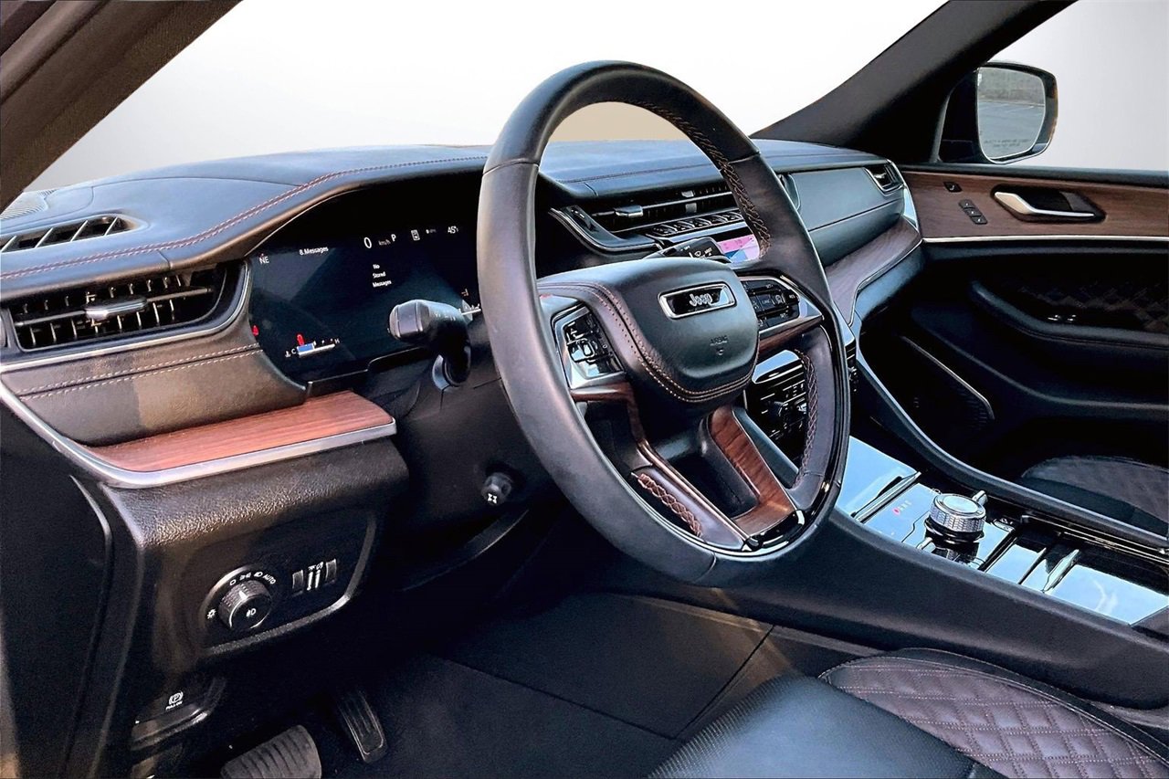 Certified 2025 Jeep Grand Cherokee Summit image 20