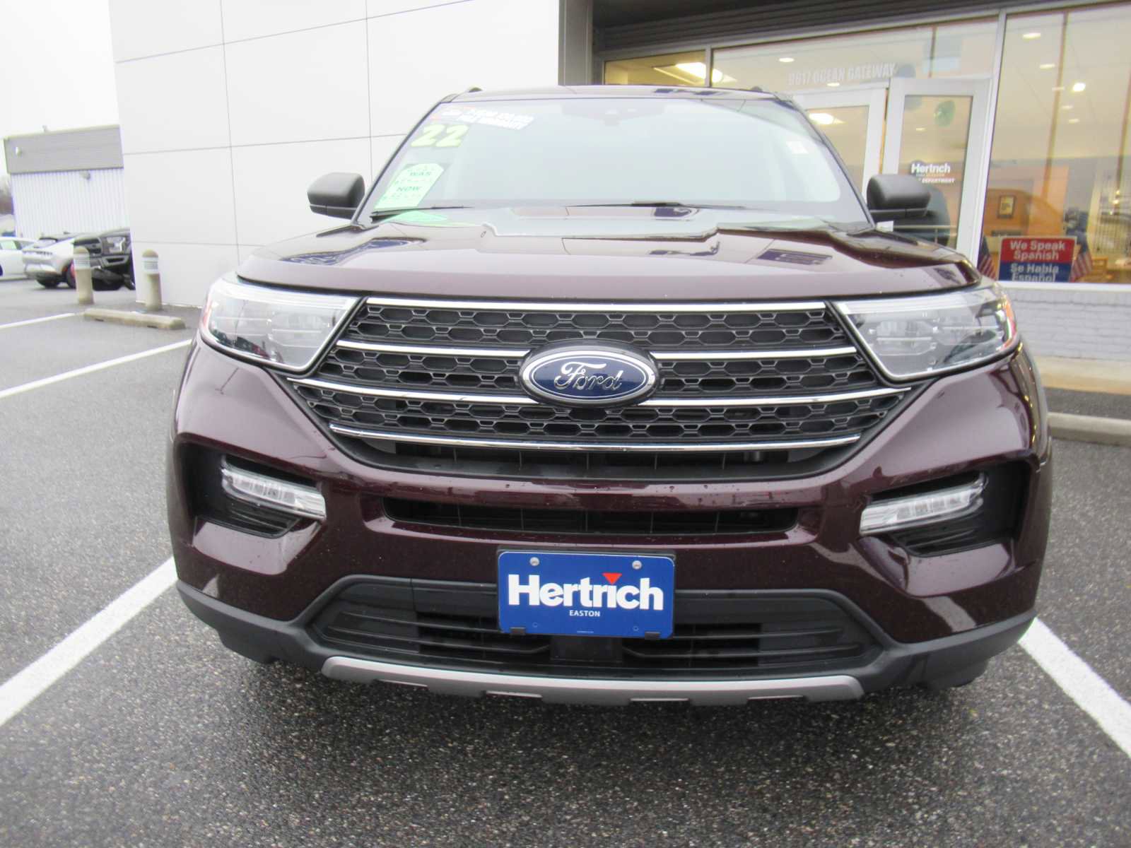 Used 2022 Ford Explorer XLT w/ Equipment Group 202A image 2