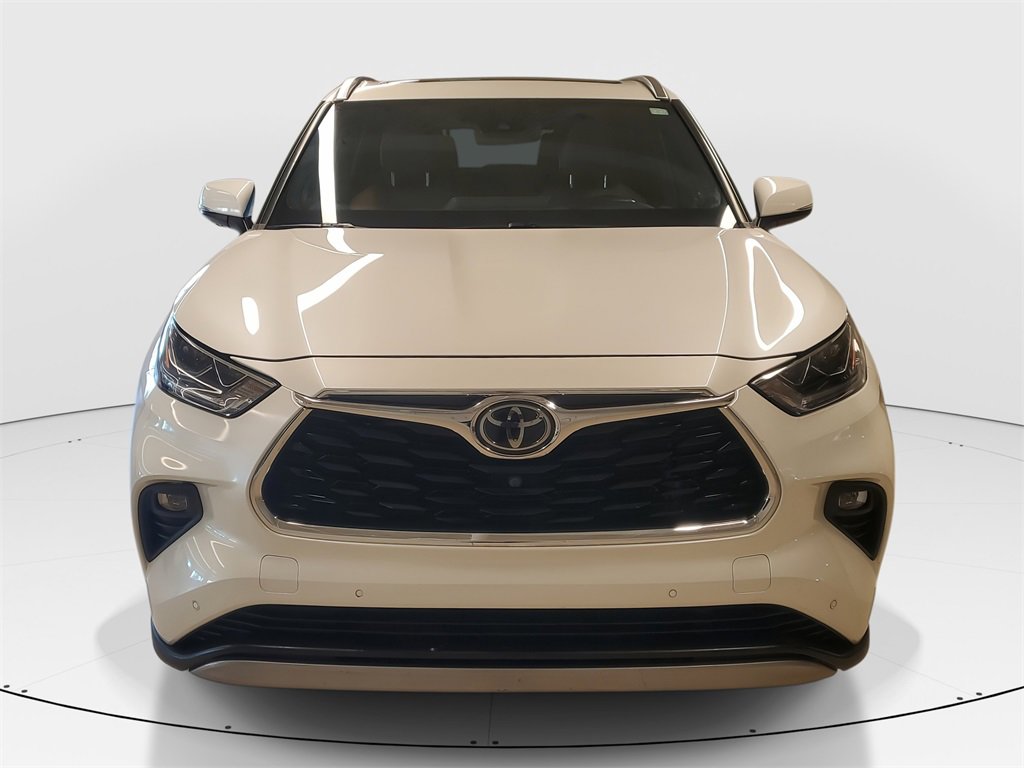 Certified 2021 Toyota Highlander Platinum image 2