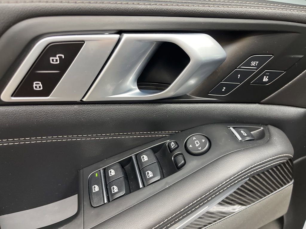 Used 2024 BMW X5 M60i AWD/4WD image 31