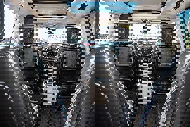 Used 2021 Chrysler Pacifica Touring-L w/ Uconnect Theater Family Group image 18